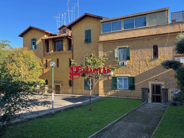 appartamento in vendita a Roma in zona Ostiense