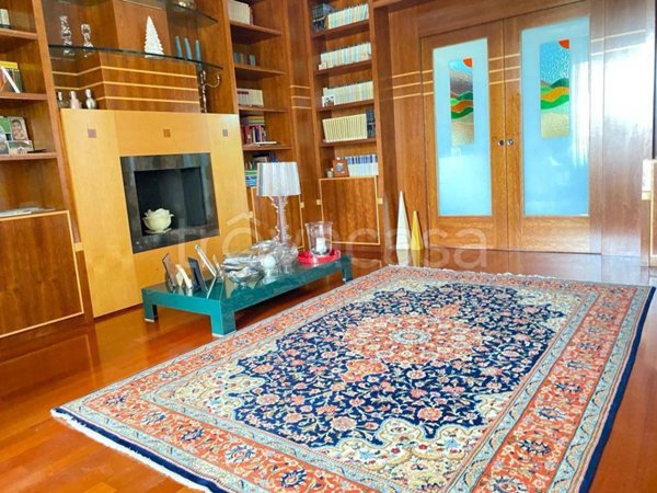 casa indipendente in vendita a Roma in zona EUR