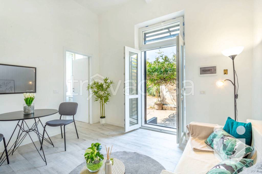 appartamento in vendita a Roma in zona Acilia