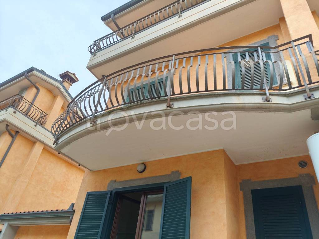 casa indipendente in vendita a Roma in zona Finocchio