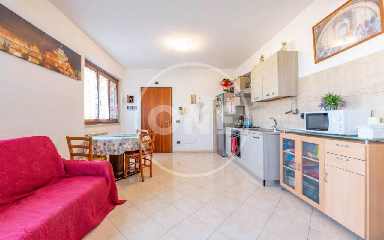 appartamento in vendita a Roma in zona Lunghezza
