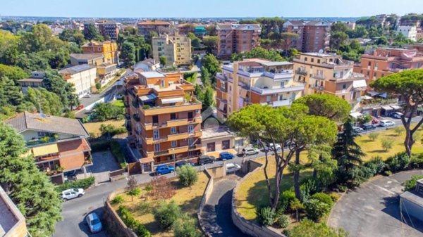 appartamento in vendita a Roma in zona Corviale