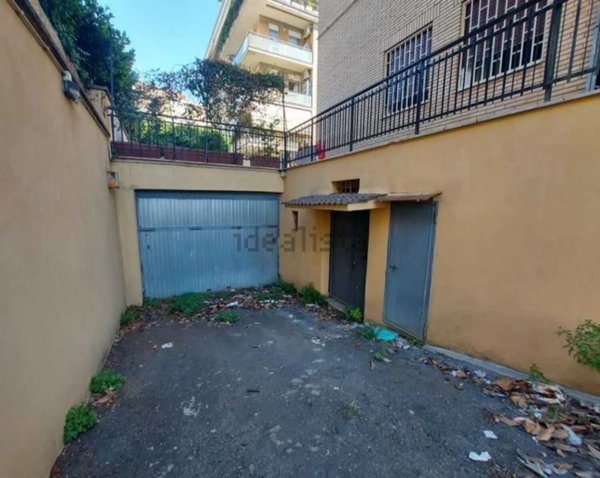 ufficio in vendita a Roma in zona Torrevecchia