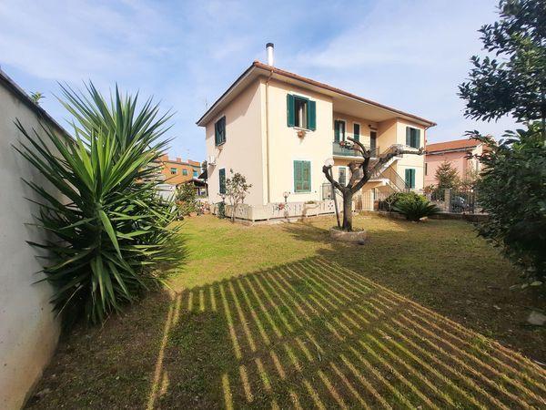 appartamento in vendita a Roma in zona Finocchio