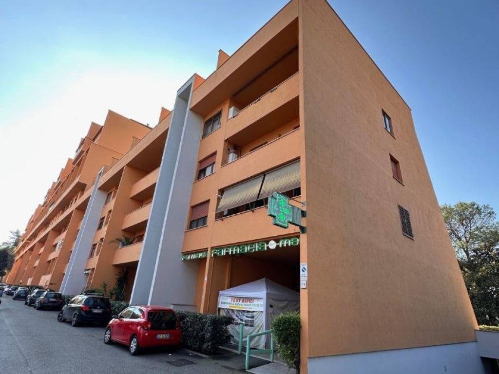 appartamento in vendita a Roma in zona Ardeatino