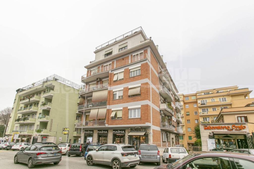 appartamento in vendita a Roma in zona Della Vittoria