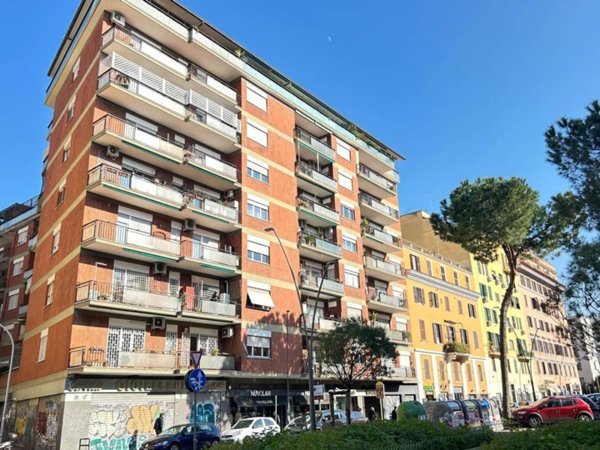 appartamento in vendita a Roma in zona Tuscolano