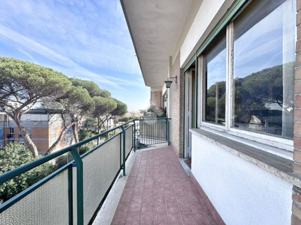 appartamento in vendita a Roma in zona Tomba di Nerone