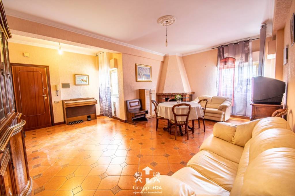 appartamento in vendita a Roma in zona Casal Morena