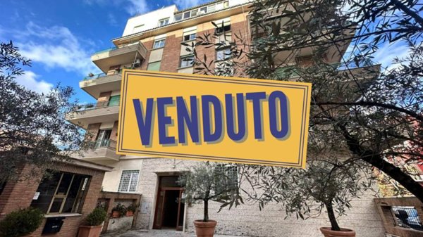 appartamento in vendita a Roma in zona Appio Latino