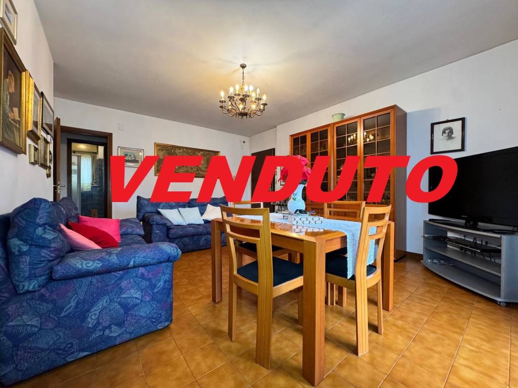 appartamento in vendita a Roma in zona Giuliano Dalmata