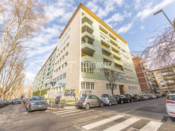appartamento in vendita a Roma in zona Ardeatino