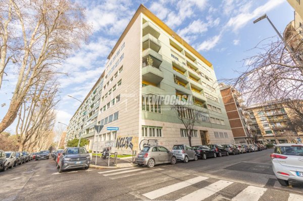 appartamento in vendita a Roma in zona Ardeatino