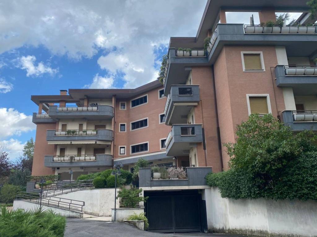 appartamento in vendita a Roma in zona Olgiata