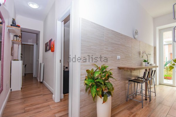 appartamento in vendita a Roma in zona Torre Angela