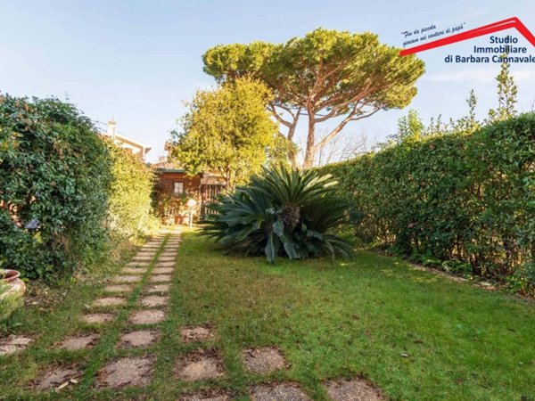 casa indipendente in vendita a Roma in zona Axa