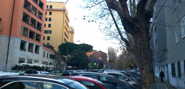 negozio in vendita a Roma in zona Appio Latino