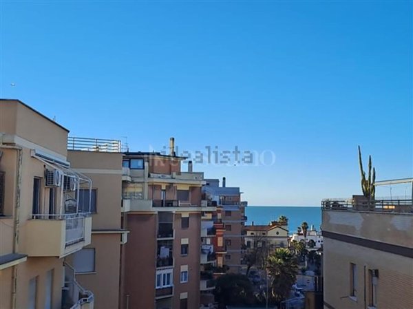 appartamento in vendita a Roma in zona Ostia