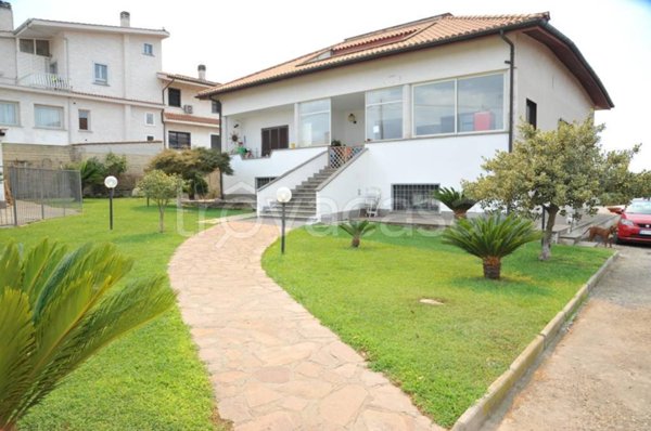 casa indipendente in vendita a Roma in zona Corviale