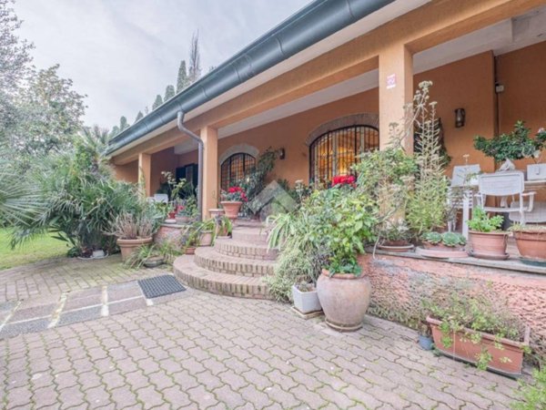 casa indipendente in vendita a Roma in zona Ardeatino
