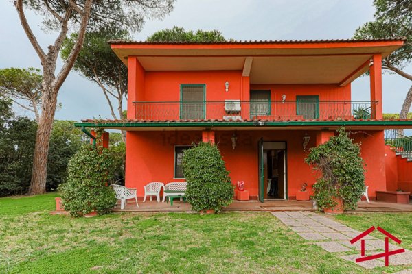casa indipendente in vendita a Roma in zona Infernetto