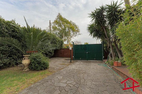 casa indipendente in vendita a Roma in zona Infernetto