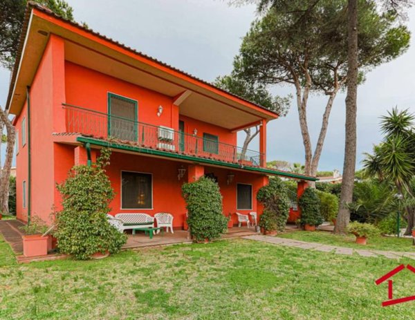 casa indipendente in vendita a Roma in zona Infernetto