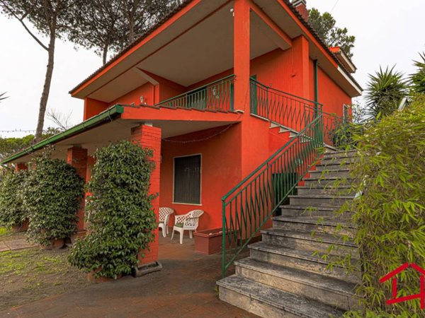 casa indipendente in vendita a Roma in zona Infernetto