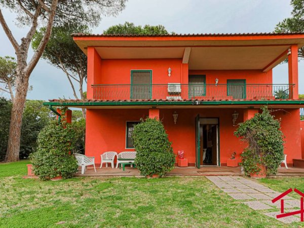 casa indipendente in vendita a Roma in zona Infernetto