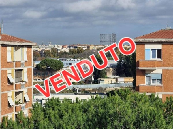 appartamento in vendita a Roma in zona Ostiense