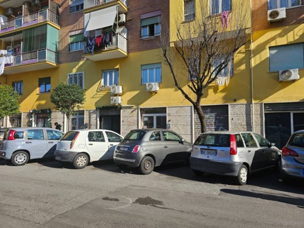 negozio in vendita a Roma in zona Tiburtino
