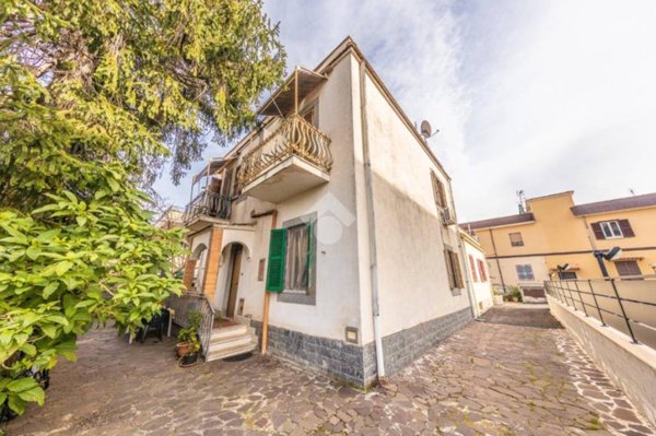 appartamento in vendita a Roma in zona Casal Morena