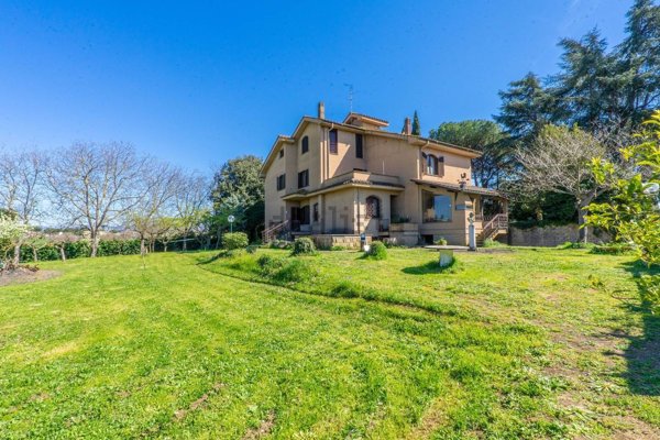 casa indipendente in vendita a Roma in zona San Basilio