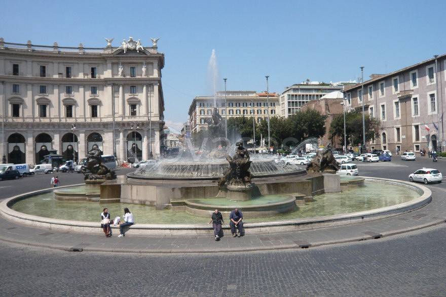 negozio in vendita a Roma in zona Castro Pretorio