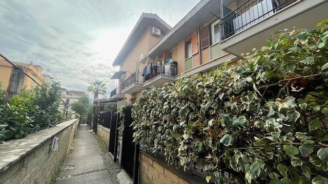 casa indipendente in vendita a Roma in zona Torre Angela