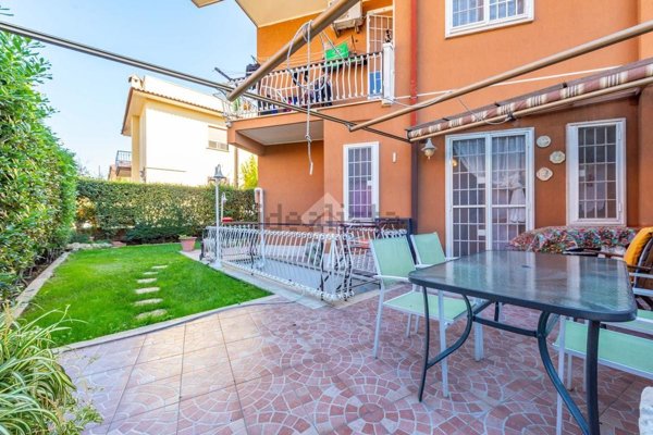 appartamento in vendita a Roma in zona Casal Morena