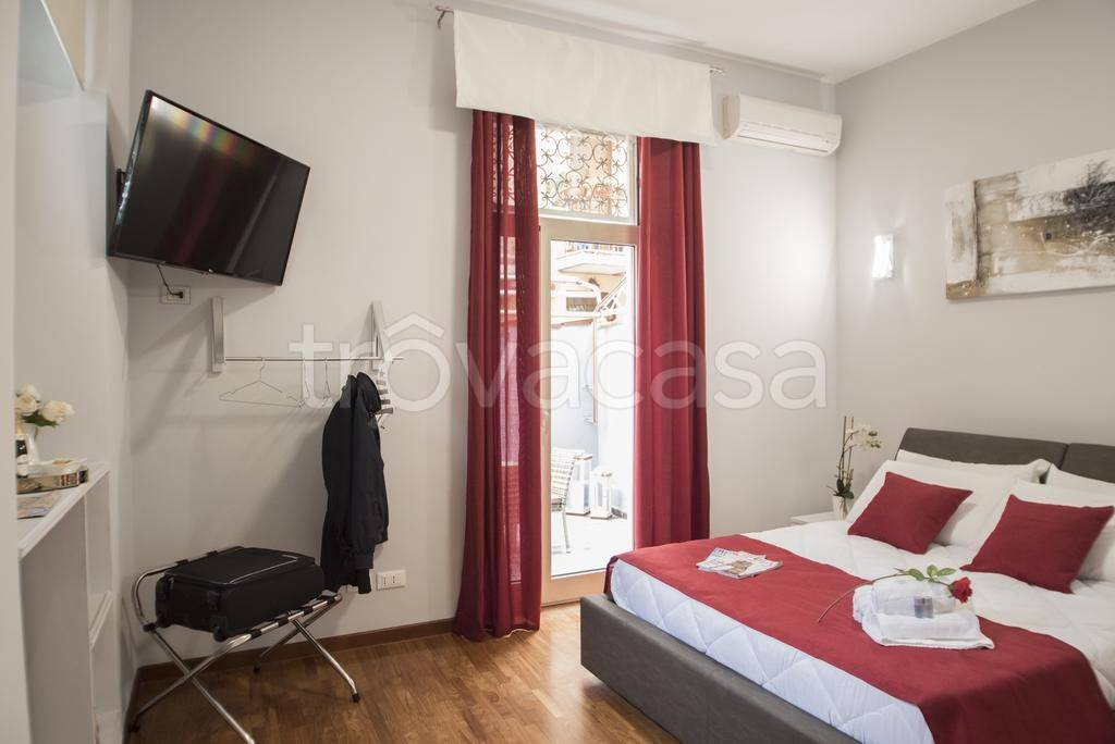 negozio in vendita a Roma in zona Trevi-Colonna