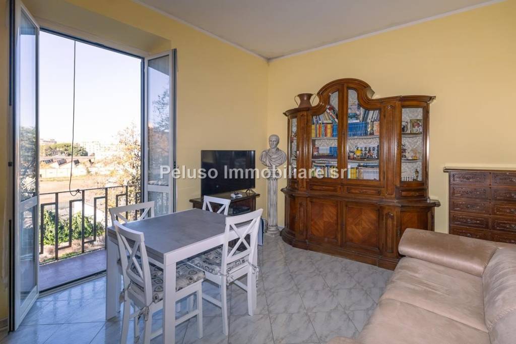 appartamento in vendita a Roma in zona Appio Latino