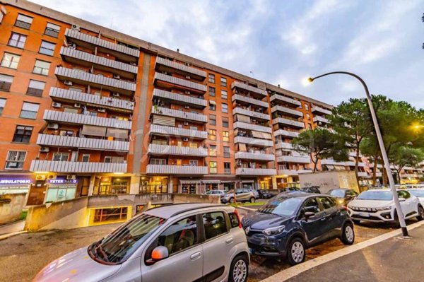 appartamento in vendita a Roma in zona Cinecittà