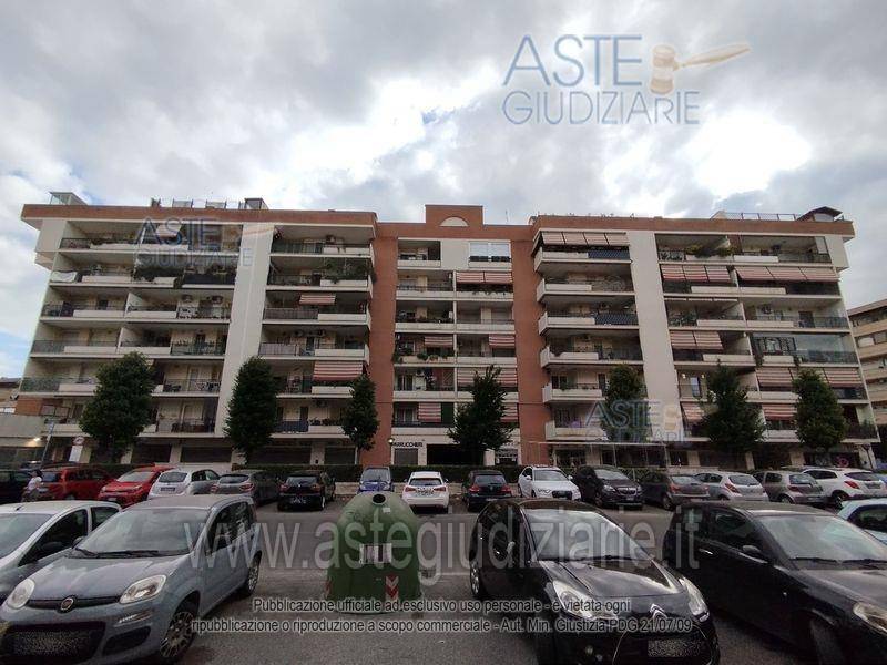 appartamento in vendita a Roma in zona Ponte di Nona