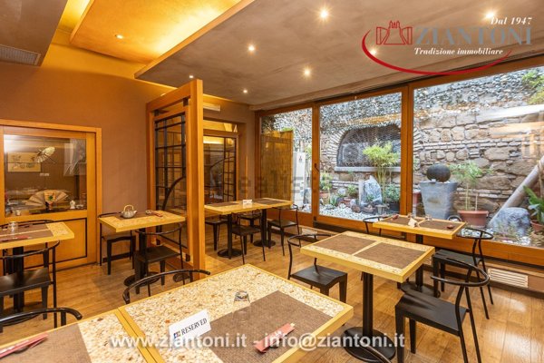 locale commerciale in vendita a Roma in zona Campo Marzio