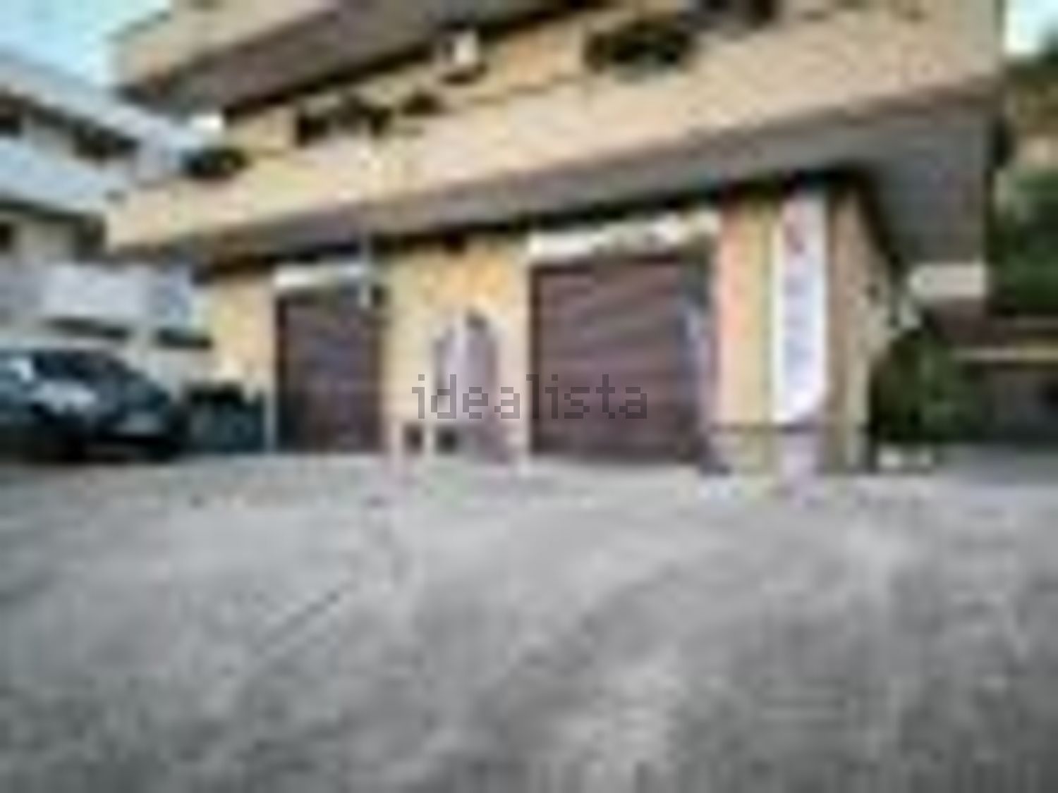 locale commerciale in vendita a Roma in zona Casalotti