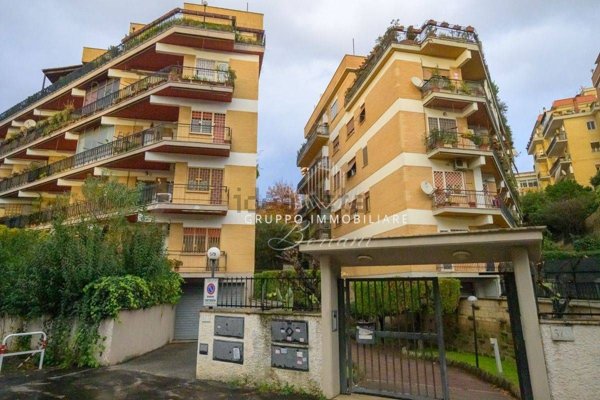 appartamento in vendita a Roma in zona Gianicolense