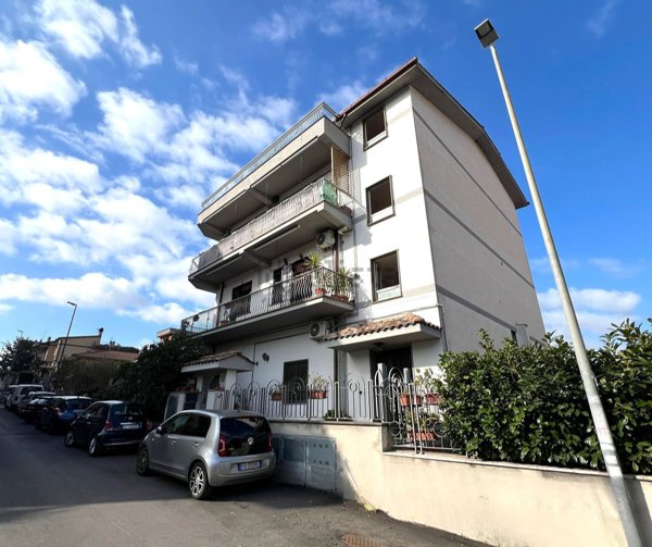 appartamento in vendita a Roma in zona Borghesiana