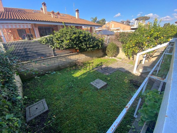 appartamento in vendita a Roma in zona Infernetto