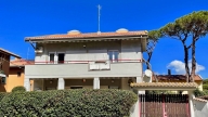 casa indipendente in vendita a Roma in zona Ostia