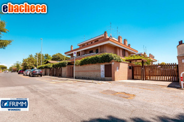 casa indipendente in vendita a Roma
