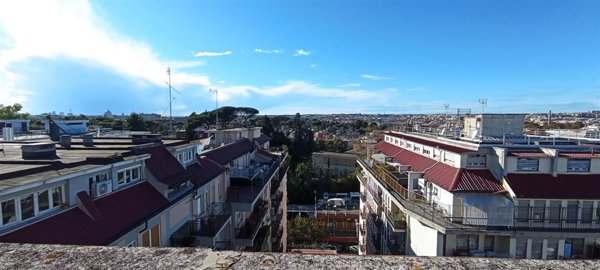 appartamento in vendita a Roma in zona Ostiense