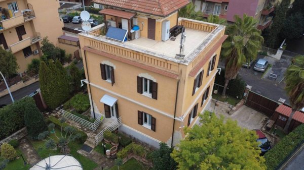 casa indipendente in vendita a Roma in zona Monte Sacro/Talenti