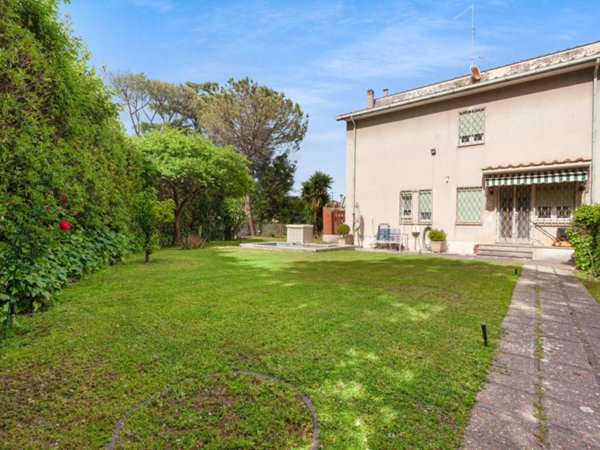 casa indipendente in vendita a Roma in zona EUR
